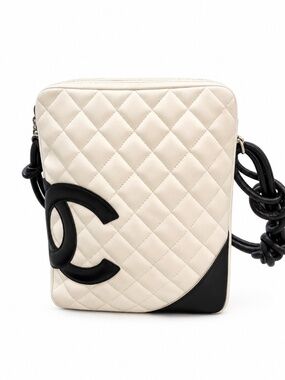 Chanel White/Black Quilted Messenger/Crossbody Bag Bag